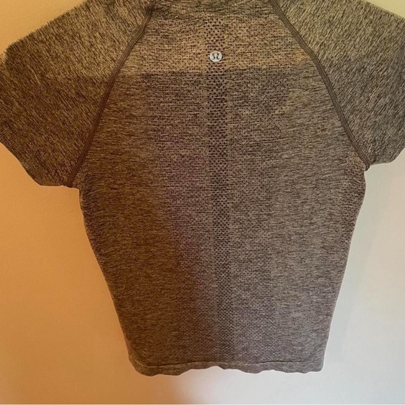 Lululemon swiftly tech size 6 - Picture 2 of 2